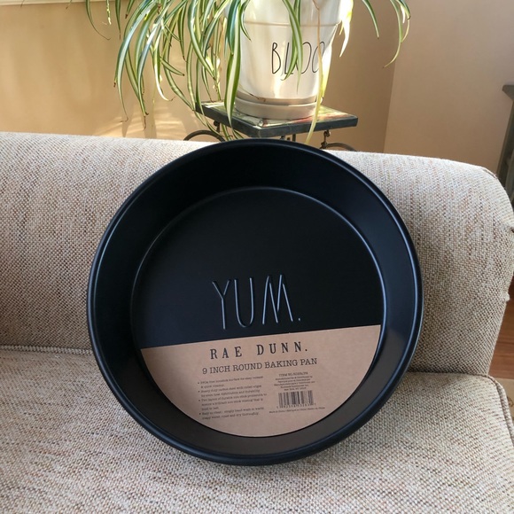 Rae Dunn 9 Inch Round Baking Pan-YUM - Picture 5 of 5